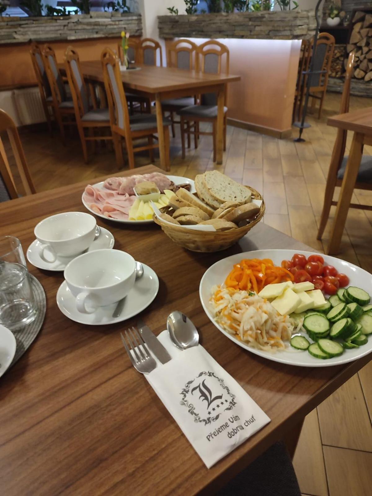 Restaurace A Penzion Lutena Dolni Lutyne Eksteriør billede