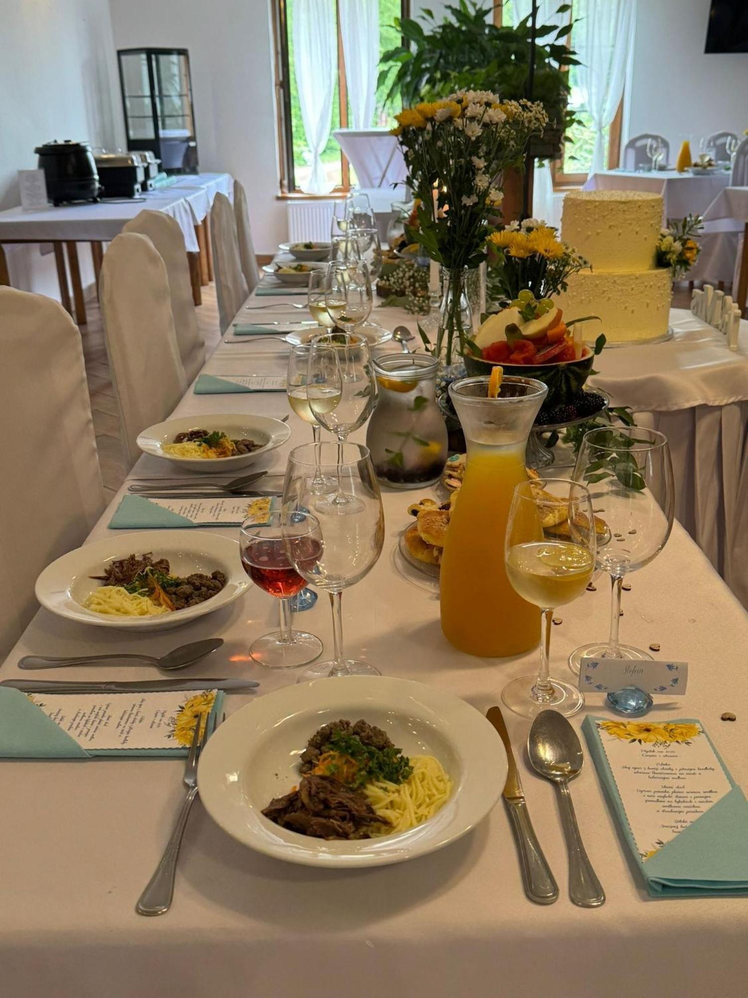 Restaurace A Penzion Lutena Dolni Lutyne Eksteriør billede
